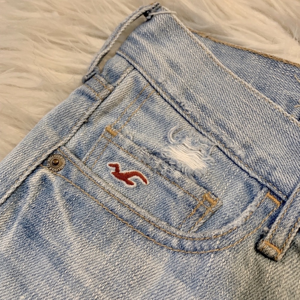 Hollister Destroyed Denim Boyfriend Jean Shorts - Picture 2 of 7